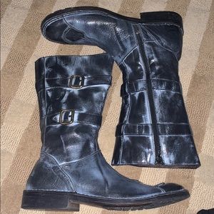 Dark blue distress combat boot